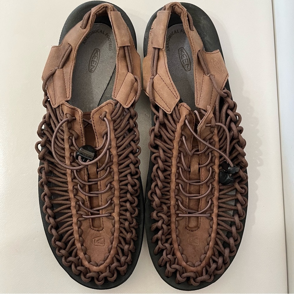 Keen Men’s UNEEK Brown Sandals